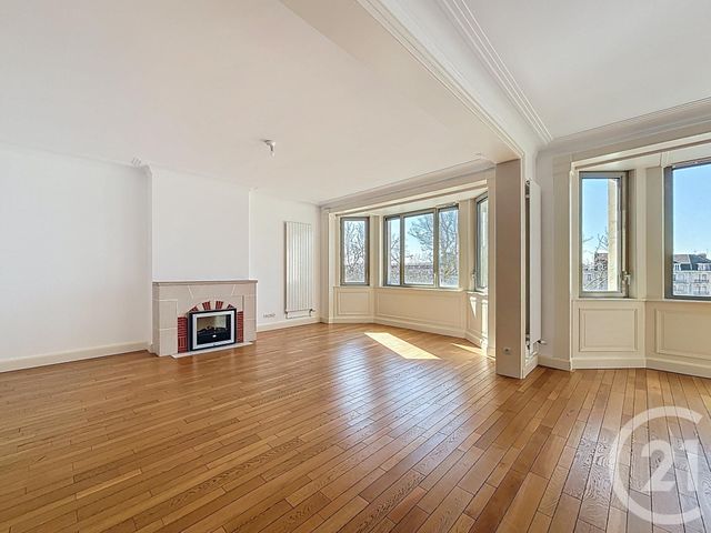 Agrandir la photo Appartement T4 à louer - 4 pièces - 183,56 m2 - Lille - 59 - NORD-PAS-DE-CALAIS