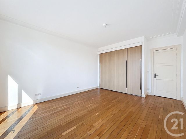 Agrandir la photo Appartement T4 à louer - 4 pièces - 183,56 m2 - Lille - 59 - NORD-PAS-DE-CALAIS