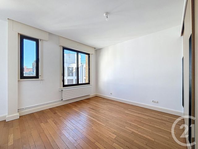 Agrandir la photo Appartement T4 à louer - 4 pièces - 183,56 m2 - Lille - 59 - NORD-PAS-DE-CALAIS