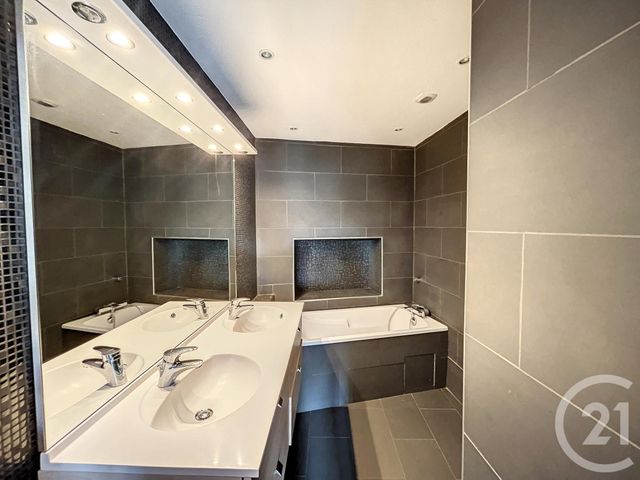 Agrandir la photo Appartement T6 à louer - 6 pièces - 195,88 m2 - Lille - 59 - NORD-PAS-DE-CALAIS