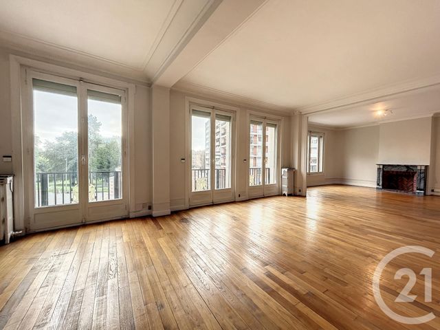 Agrandir la photo Appartement T6 à louer - 6 pièces - 195,88 m2 - Lille - 59 - NORD-PAS-DE-CALAIS