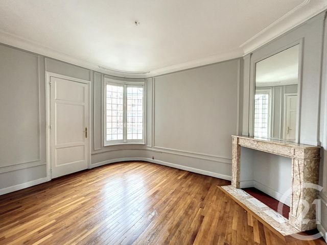 Agrandir la photo Appartement T6 à louer - 6 pièces - 195,88 m2 - Lille - 59 - NORD-PAS-DE-CALAIS