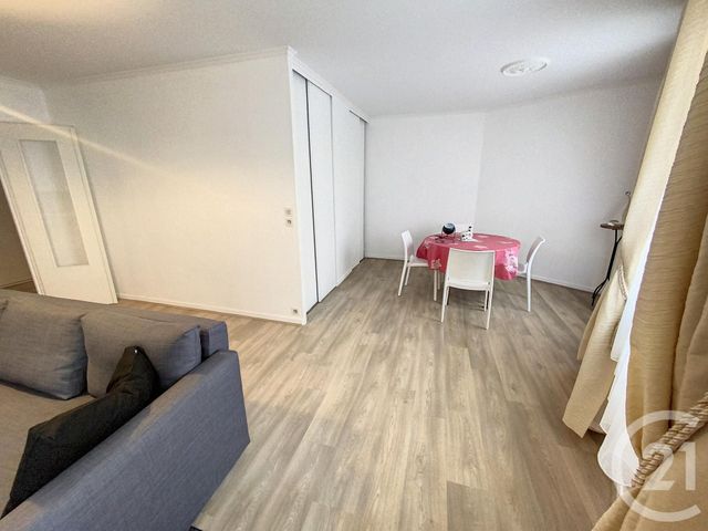 Appartement T3 à louer - 3 pièces - 76,54 m2 - Lille - 59 - NORD-PAS-DE-CALAIS