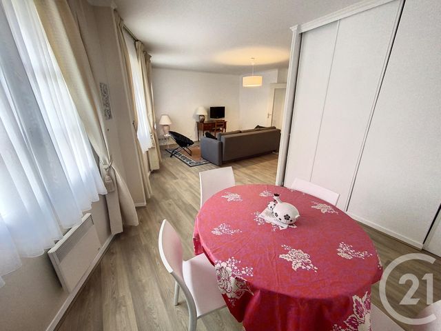 Appartement T3 à louer - 3 pièces - 76,54 m2 - Lille - 59 - NORD-PAS-DE-CALAIS