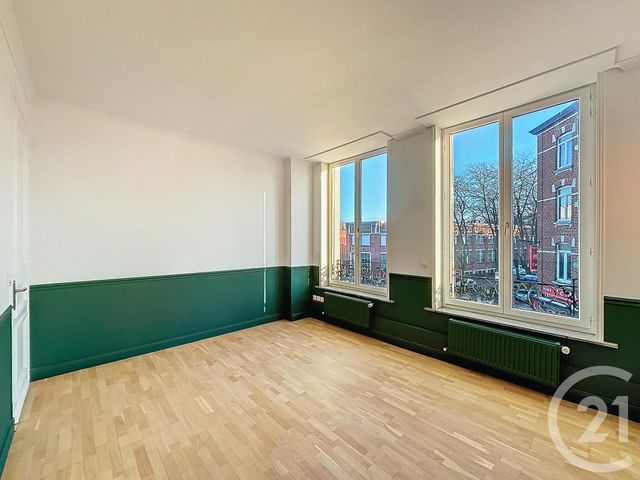 Agrandir la photo Appartement T3 à louer - 3 pièces - 117,82 m2 - Tourcoing - 59 - NORD-PAS-DE-CALAIS