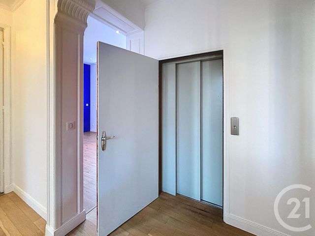 Agrandir la photo Appartement T3 à louer - 3 pièces - 117,82 m2 - Tourcoing - 59 - NORD-PAS-DE-CALAIS